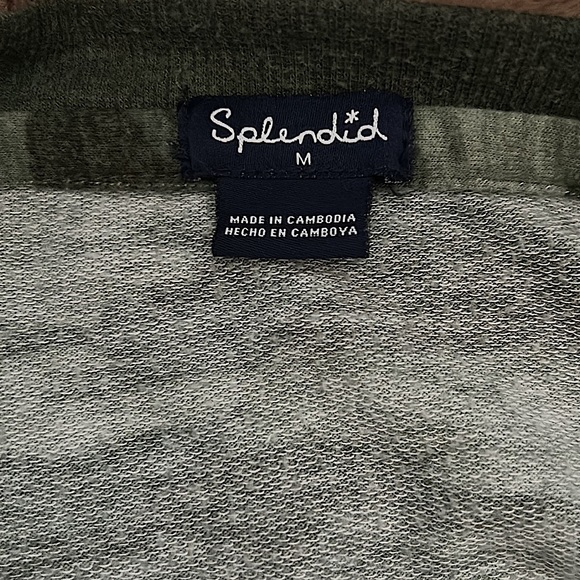 Splendid Crewneck So Comfy Fuzzy Green Camo Sweatshirt **Size M** - Picture 3 of 3